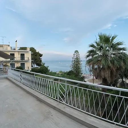 L'Appartement דירה *